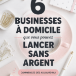 Femme souriante travaillant sur son ordinateur à la maison, représentant le travail à domicile.