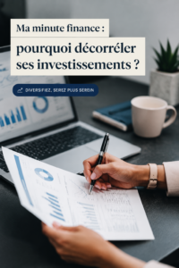 Une femme analysant des graphiques financiers sur un ordinateur, illustrant la décorrélation des investissements.